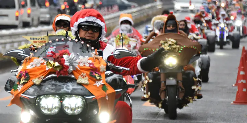 20151223-Bagaimana Jika Sejumlah Santa Claus Touring dengan Motor Gede?