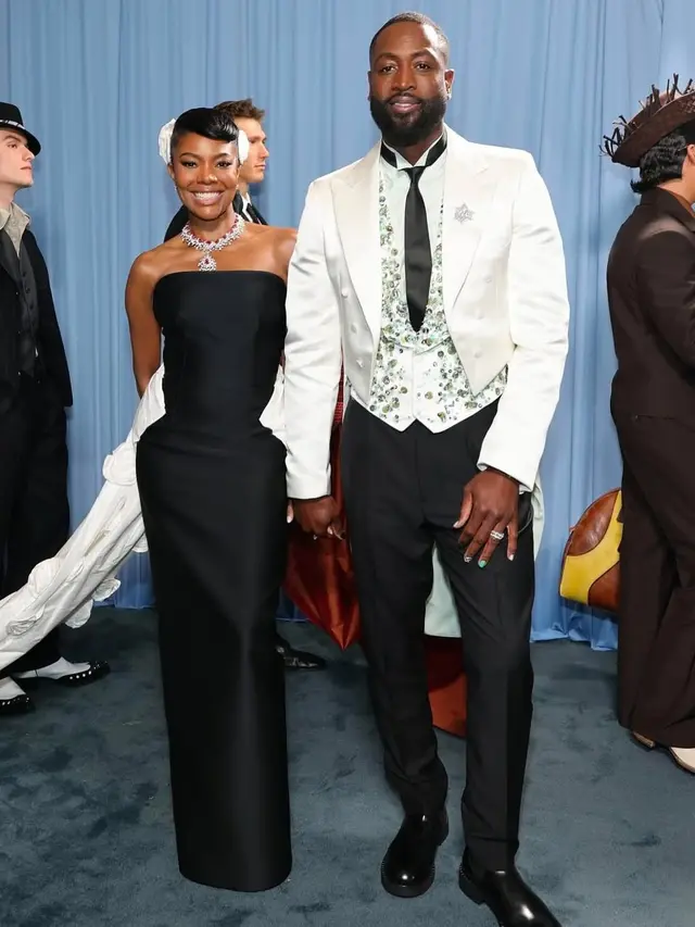 6 Gaya Couple di Met Gala 2025, Debut Romantis Dua Lipa-Callum Turner hingga Priyanka Chopra-Nick Jonas Tampil dengan Sentuhan Retro