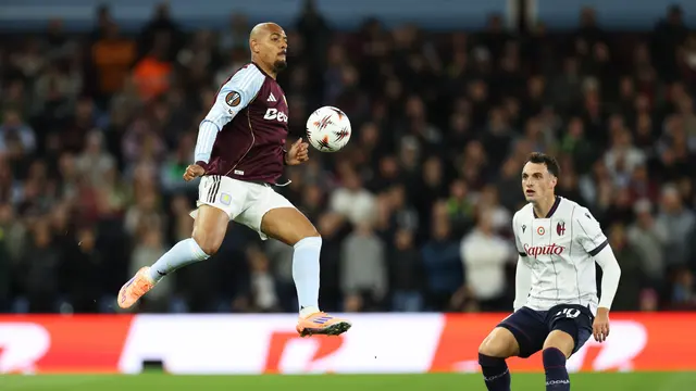Penyerang Aston Villa, Donyell Malen