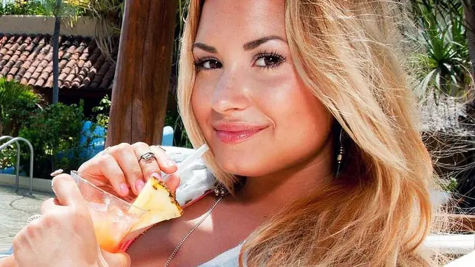 [Bintang] Demi Lovato