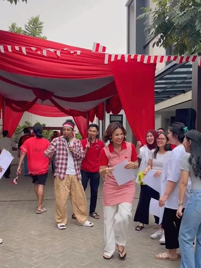 7 Potret Indah Permatasari Ikut Lomba Agustusan Ini Seru Banget