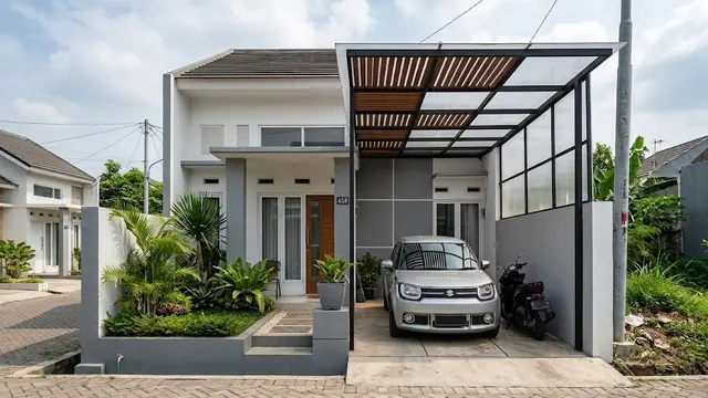 Carport dengan Atap Kombinasi Kayu dan Polikarbonat