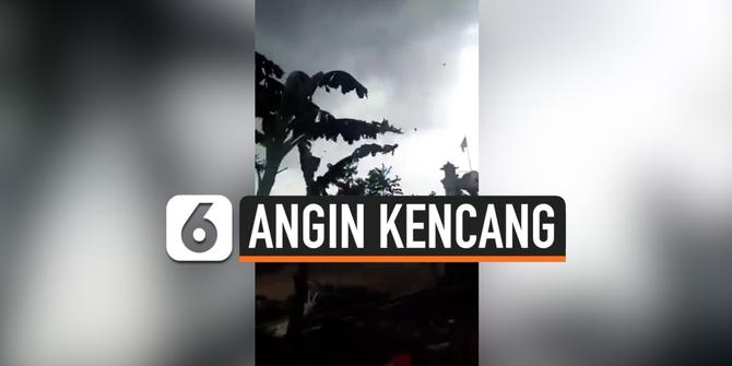VIDEO: Detik-Detik Angin Puting Beliung Terjang Bekasi Utara