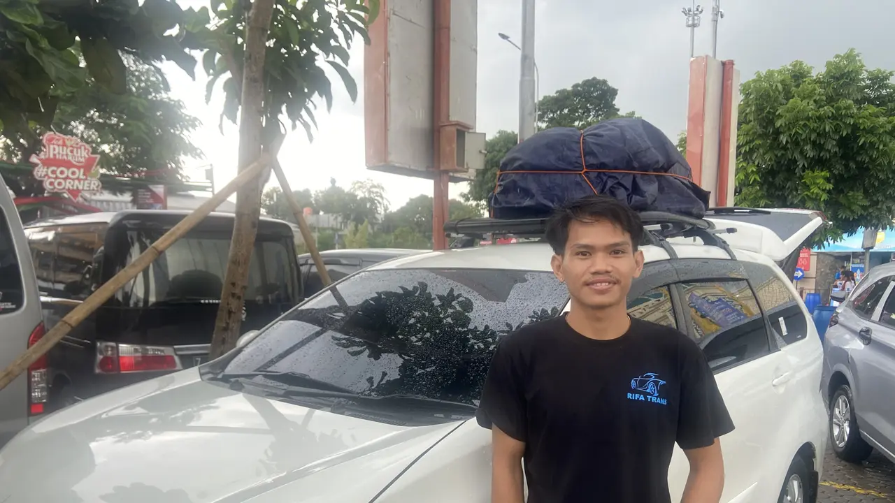 Geri Setiawan, pemudik asal Jakarta memilih pulang ke kampung halamannya di Tegal lebih awal.