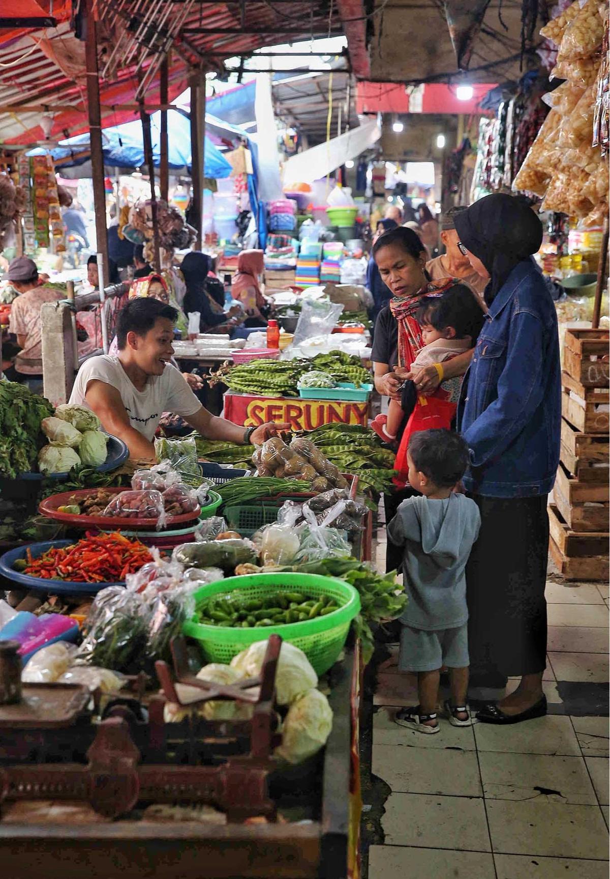 FOTO: Inflasi Jakarta Terendah di Pulau Jawa pada Juni 2025, Makanan dan Transportasi Jadi Penyumbang Utama