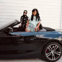 Potret Liburan Angel Lelga dan Putrinya, Kompak Pakai Outfit Kembar (Sumber: Instagram/angellelga)