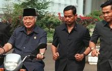 Orang-Orang yang Berani Minta Soeharto Mundur
