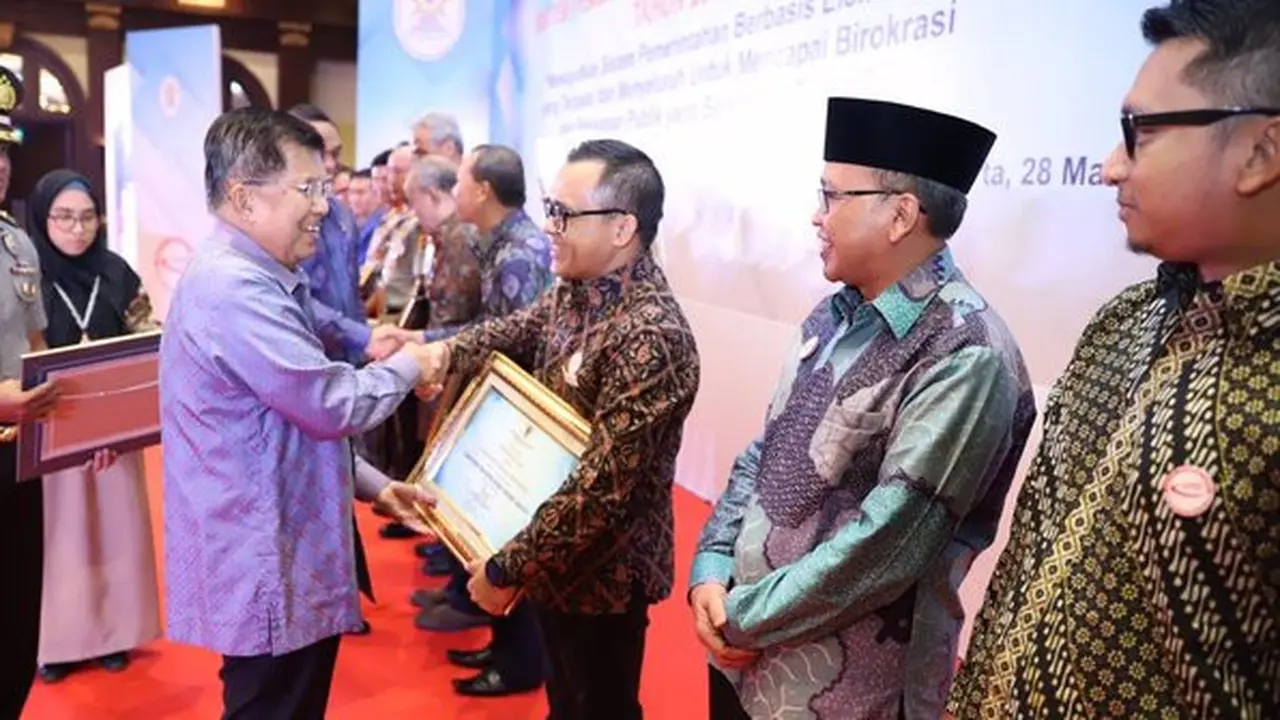 Banyuwangi Raih Penghargaan Sistem Pemerintahan Elektronik Terbaik dari Kemenpan RB
