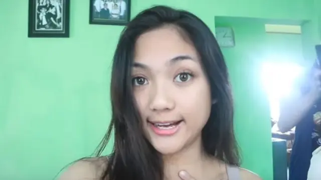 [Bintang] Bikin Kaget, Ini Dia 8 Penampilan Marion Jola Tanpa Makeup