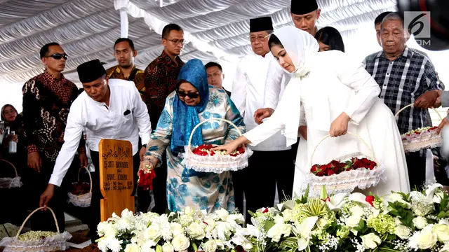 Pemakaman Ibunda SBY
