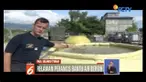 Relawan Perancis bantu korban bencana di Palu dapatkan air bersih dengan menyuling air sungai.