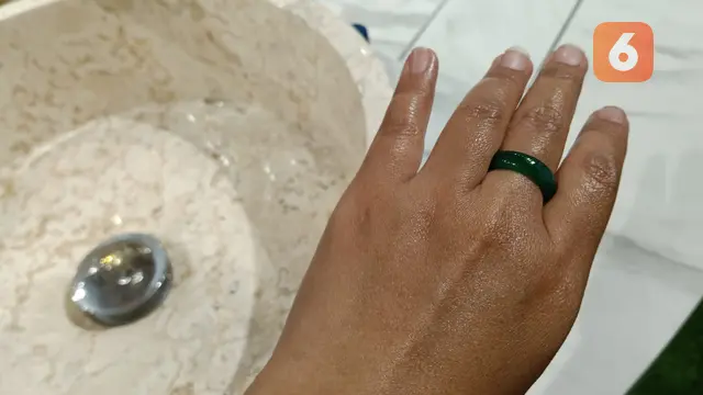Ritual Mandi Malam BCL Bertambah agar Kulit Lembab Sampai Pagi