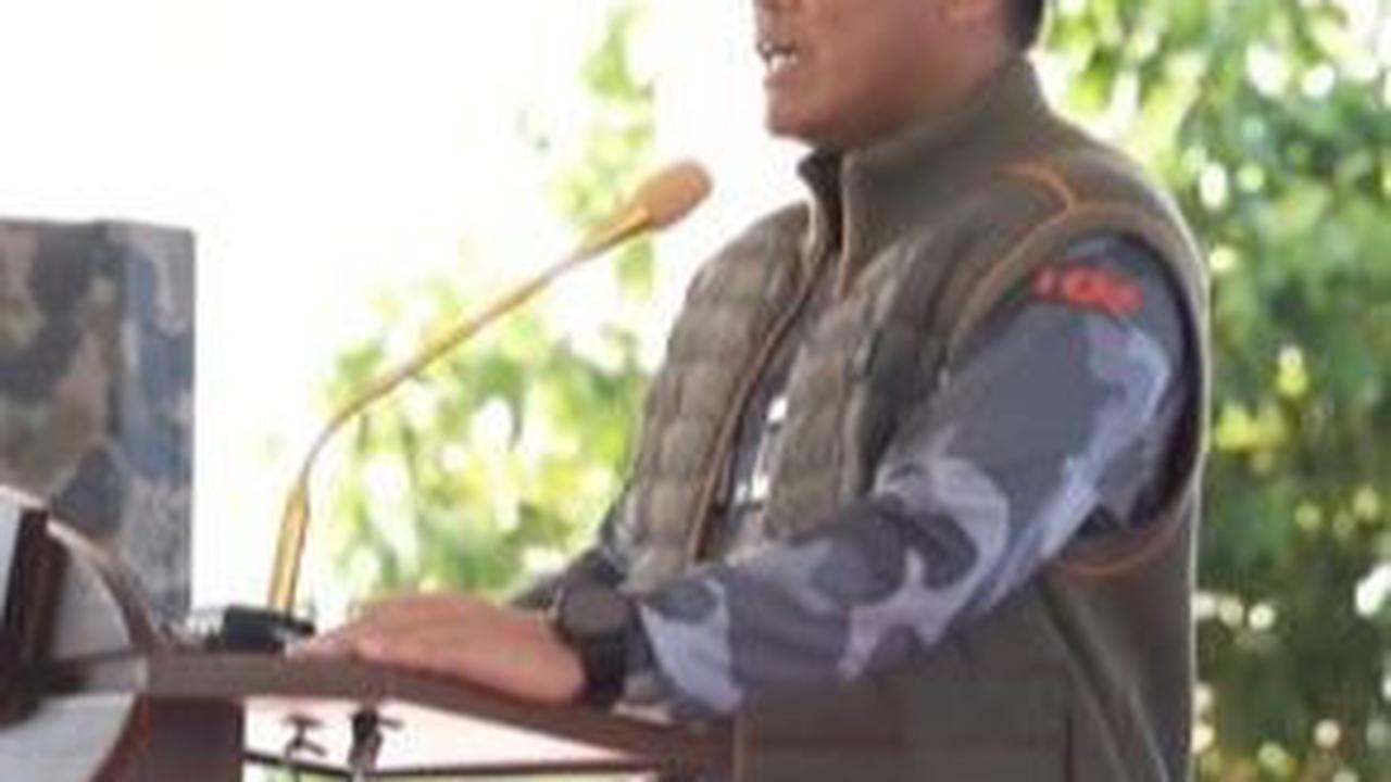 Selain itu, tampak Kepala Staf TNI Angkatan Laut (Kasal) Laksamana TNI Muhammad Ali juga menghadiri acara.<br>