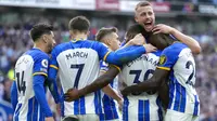 Pemain Brighton merayakan gol yang dicetak Pervis Estupinan ke gawang Chelsea, Sabtu (29/10/2022) malam WIB. (AP Photo/Kirsty Wigglesworth)