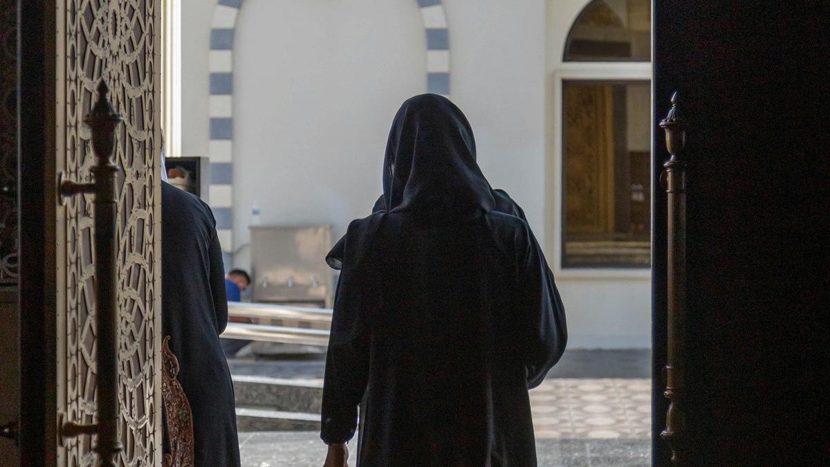 Doa Keluar Masjid Lengkap Arab Latin dan Artinya Sesuai Sunnah