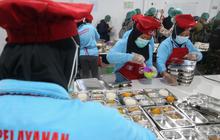 Cerita dari Balik Dapur Makan Bergizi Gratis, Ada Tambahan Ekonomi Keluarga Para Pekerja