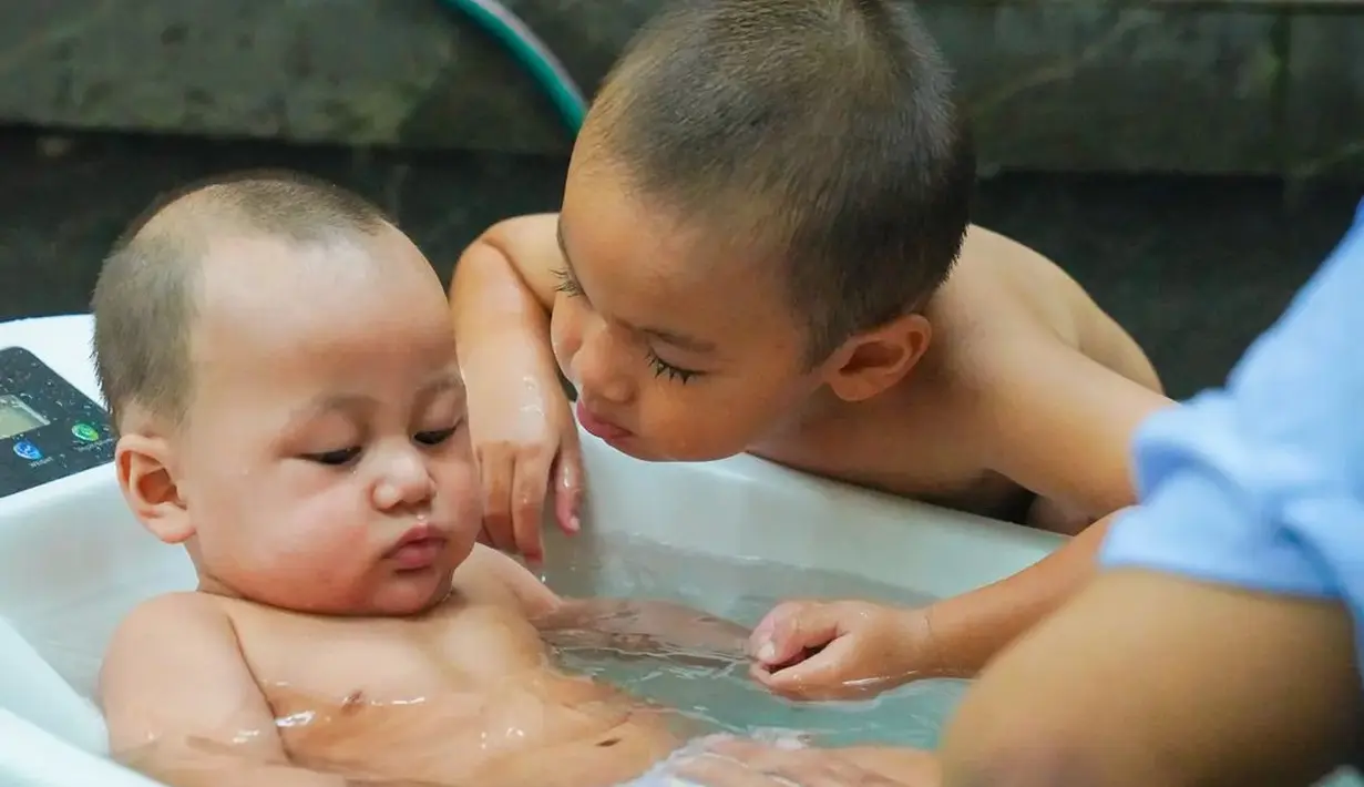 Kiano dan Kenzo anak Baim Wong (Instagram/baimwong)