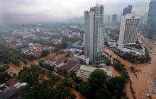 Jantung Kota Jakarta yang berubah menjadi 'sungai