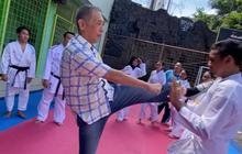 ⁠Babah Alun Jusuf Hamka Keluarkan Jurus Maut ala Street Fighter, Dilihat Pelatih Bersabuk Hitam