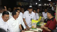 Mendagri Tito Tinjau Langsung Penyaluran Beras SPHP di Banten, Pastikan Harga Stabil