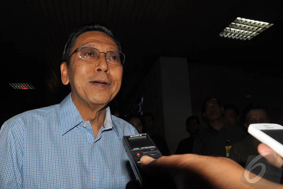 Wapres Boediono Bisikkan Sesuatu Pada Suhardi