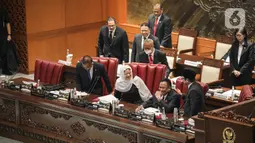 Puan Maharani masuk ke ruang sidang paripurna sekitar pukul 10.40 WIB.  (Liputan6.com/Faizal Fanani)