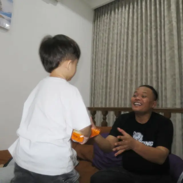 6 Potret Adzam Anak Sule Bertemu Selina, Sekalian Temu Kangen dengan Kakaknya