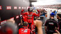 Pembalap Ducati, Marc Marquez saat finis pertama balapan MotoGP Belanda di Sirkuit Assen. (Ducati)