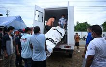 Jenazah Korban Banjir Nepal Mulai Dikremasi dan Dimakamkan Massal