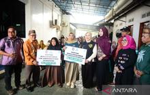 Wagub Gorontalo Salurkan Bantuan Modal Usaha UMKM, Dorong Penguatan Ekonomi Lokal