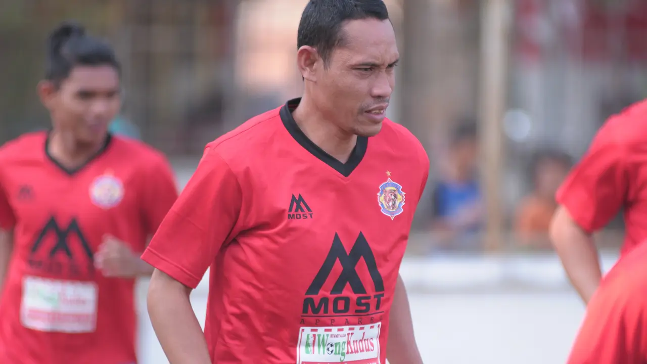 Legenda Persebaya Surabaya, Anang Maruf.