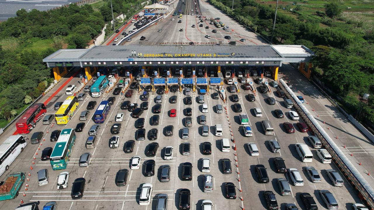Long Weekend, 77.000 Lebih Kendaraan Lintasi GT Cikatama Menuju Timur Trans Jawa