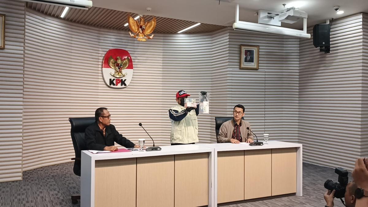OTT Bupati Langkat, Ada Uang Rp 100 Juta di Bawah Jok Mobil