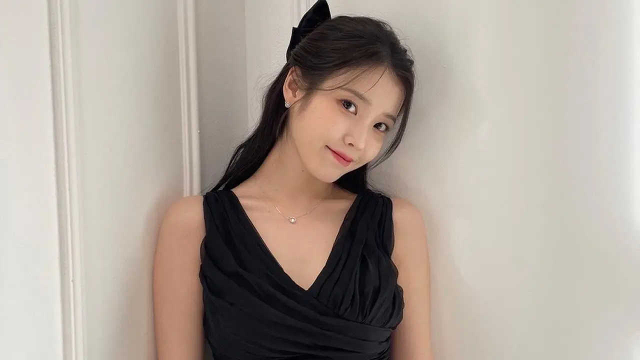 IU. (Instagram/ dlwlrma)