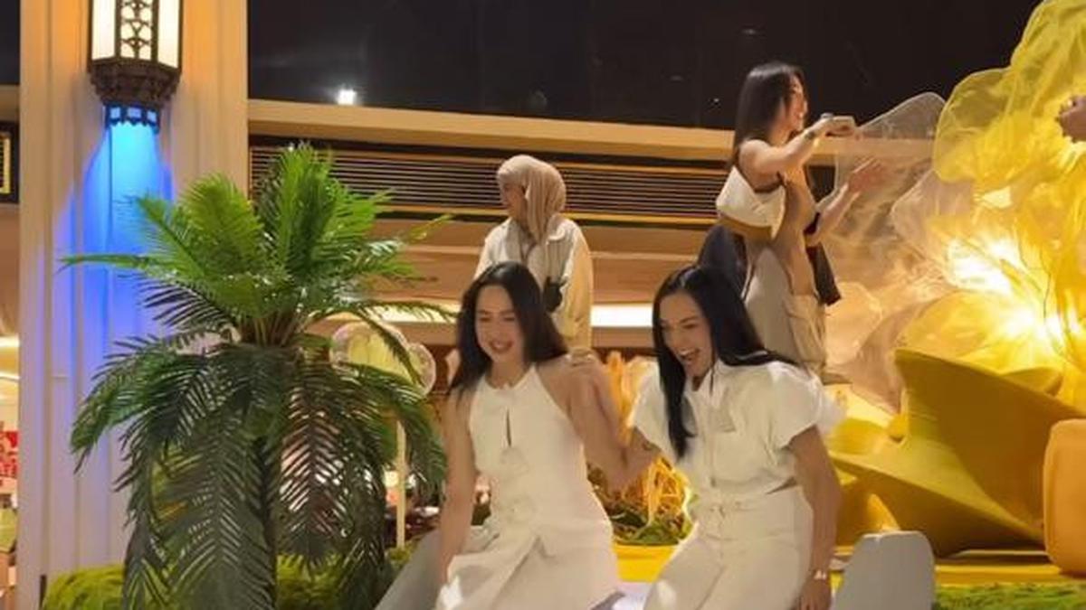 Penyanyi Agatha Pricilla hingga Jeje Soekarno Seru-Seruan di Wahana Permainan Anak