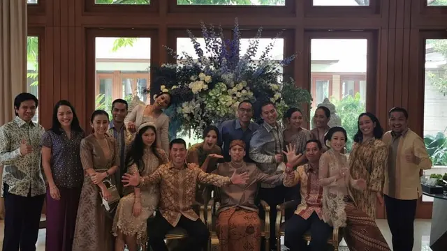 6 Potret Nia Ramadhani Bareng Keluarga Bakrie, Kumpul hingga Pemotretan Bersama