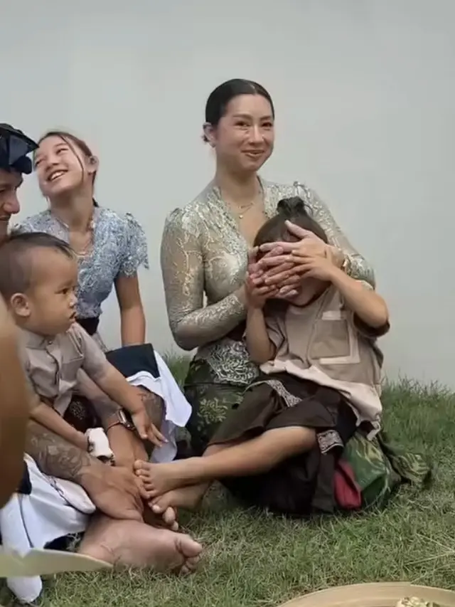 Jennifer dan Irfan Bachdim mengadakan upacara adat Bali Melaspas