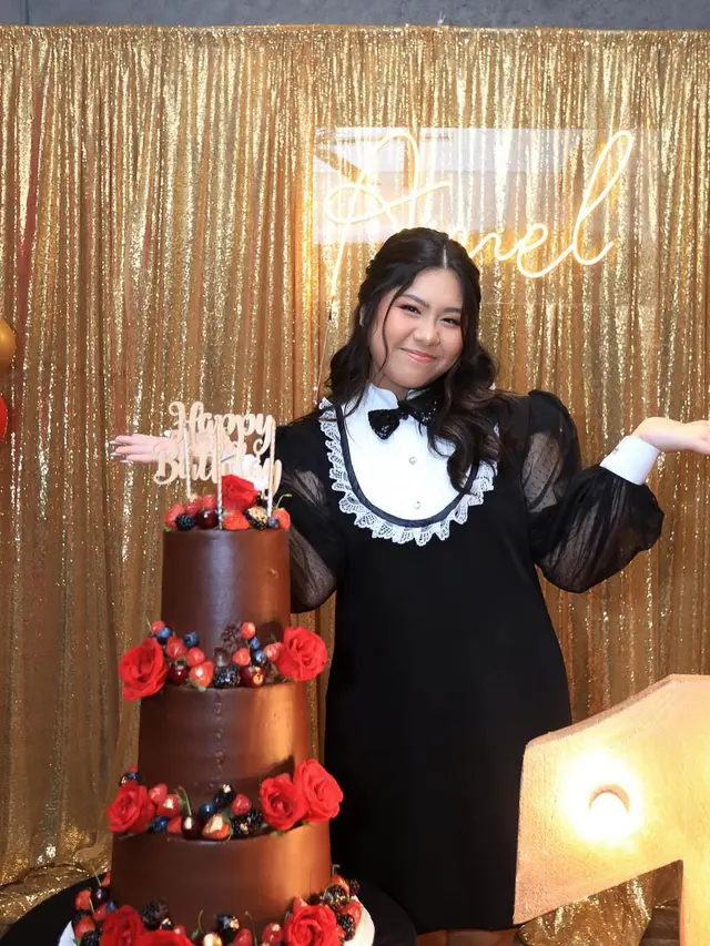 Pesta Ulang Tahun ke-17 Amel Putri Ussy Sulistiawaty (Foto: Instagram/@ussypratama)