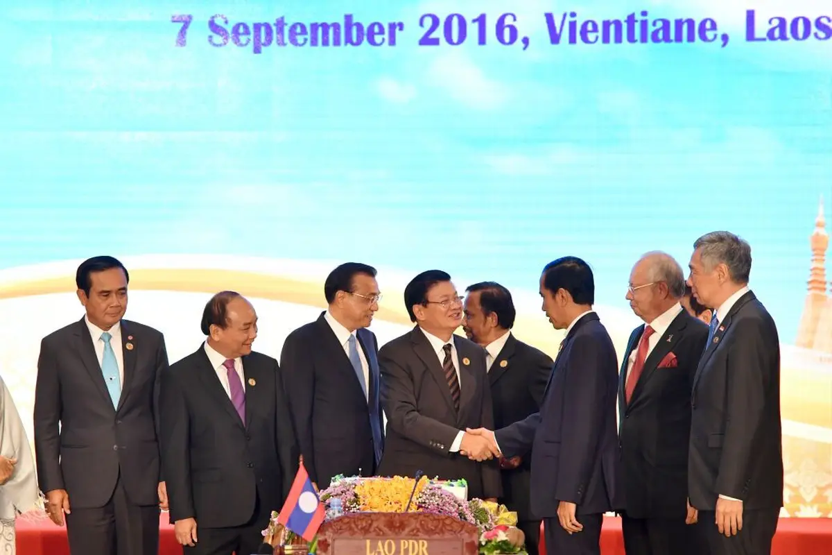 Jokowi di pertemuan Konferensi Tingkat Tinggi (KTT) ASEAN-RRT ke-19 di Vientiane, Laos. (Dokumentasi Istana)