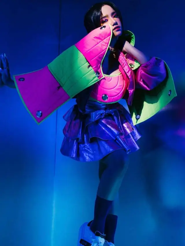 10 Gaya Nyentrik Seleb di Pemotretan Abracadabra Caren Delano, Aming hingga Tasya Farasya