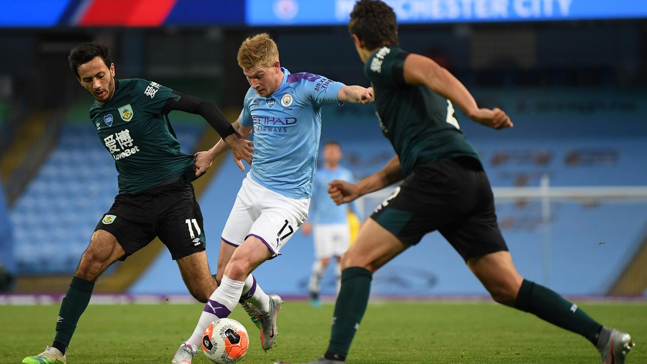 Manchester City Bungkam Burnley 5-0