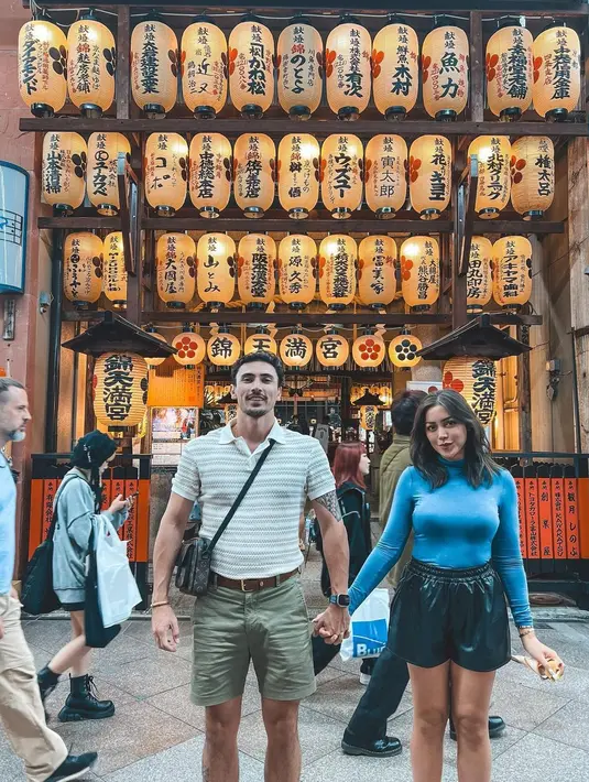 Dalam keterangan yang diunggah, Jessica mengaku liburannya dalam rangka merayakan keberhasilan putranya meraih nilai A semua. [Instagram/inijedar]