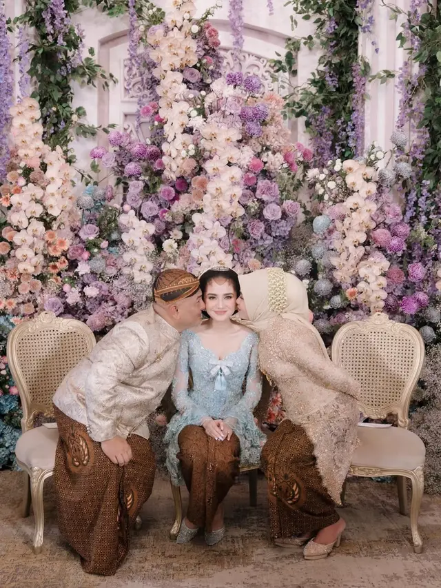 Bak Putri Bridgerton, Kebaya Siraman Syifa Hadju Hadirkan Detail Pita Manis yang Elegan