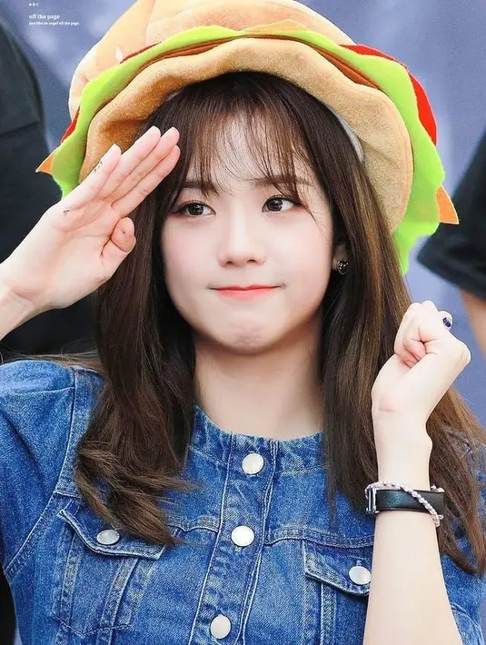 Namun Jisoo punya sisi lain yang sudah familiar di kalangan BLINK, sebutan fans BLACKPINK, yaitu karakter imut yang natural. (br.pinterest.com)
