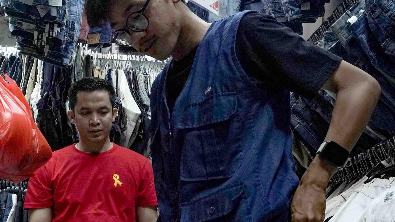 FOTO: Larangan Impor Pakaian Bekas Ilegal,  Pemerintah Dorong Pedagang Thrifting Beralih ke Produk Lokal