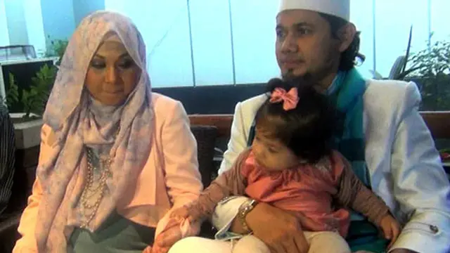 Ustaz Guntur Bumi Dapat Wangsit untuk Kelahiran Anak Kedua