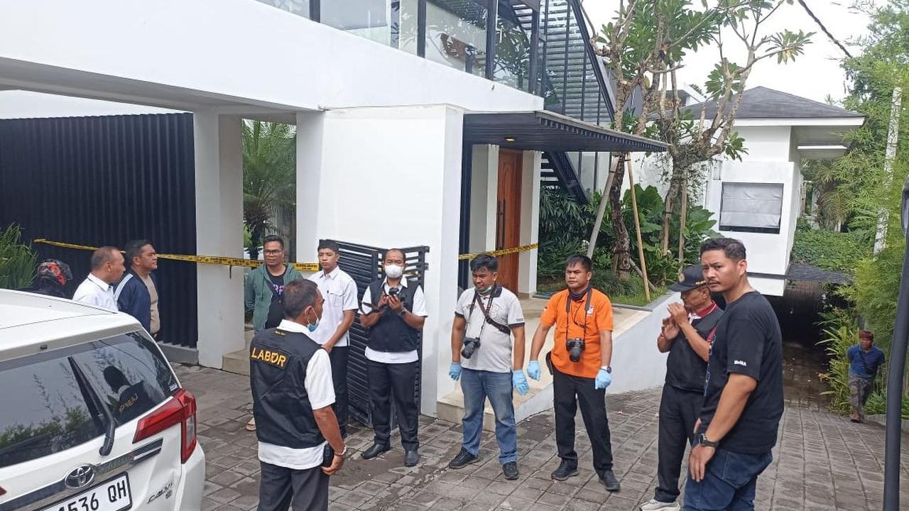 Sementara itu, dari hasil olah Tempat Kejadian Perkara (TKP) ditemukan dua selongsong peluru dan tiga peluru masih utuh. Namun belum ditemukan senjata api di TKP.