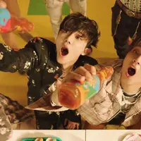 Hot Sauce jadi comeback yang siap buat para fans gerah.