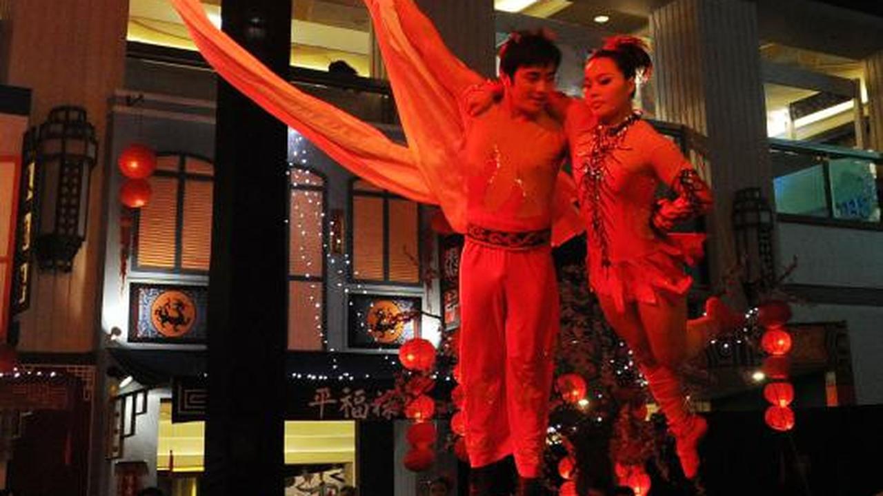 Pertunjukan sirkus di Grand Indonesia Shoping Town