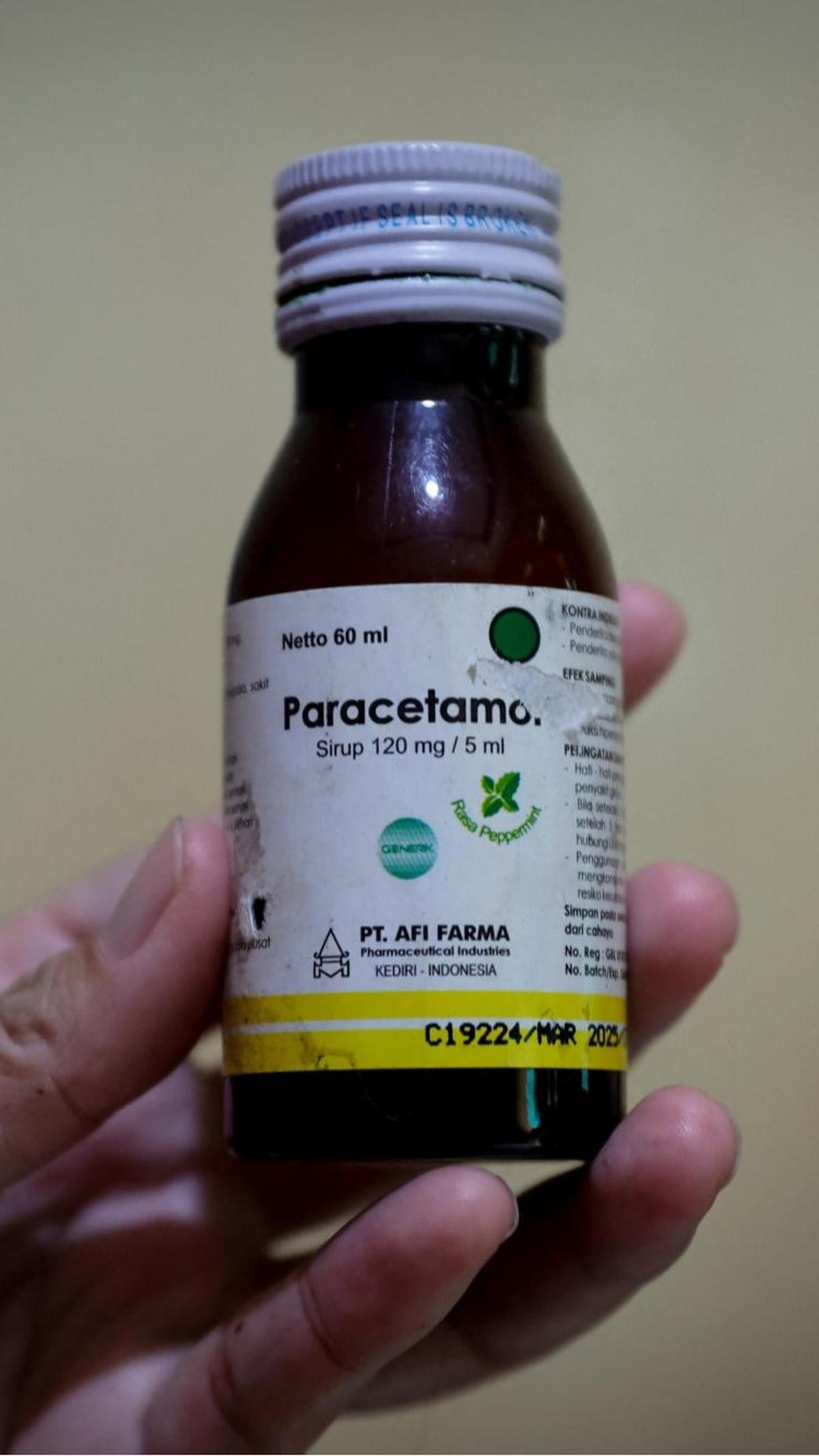 Sampai-sampai seorang dokter yang merawatnya mengatakan otaknya mengalami kerusakan akibat obat beracun yang ia konsumsi.<br>